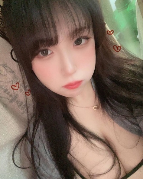 乖巧新人童颜巨乳